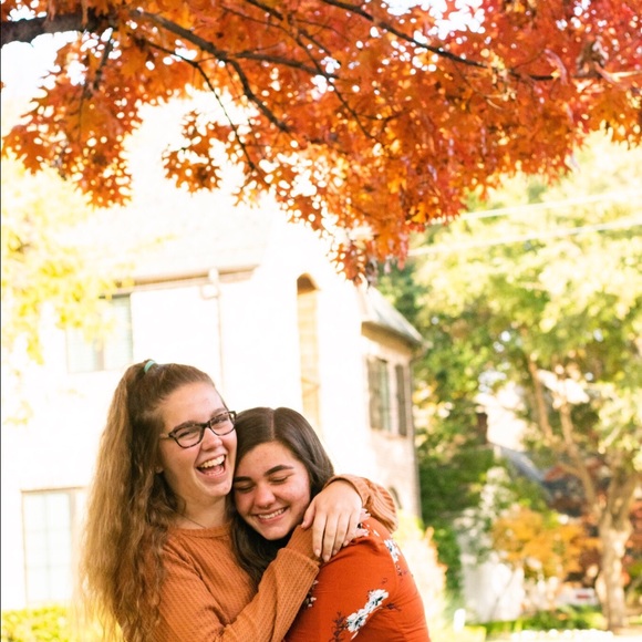 Meet your Posher, Robyn - Picture 1 of 1